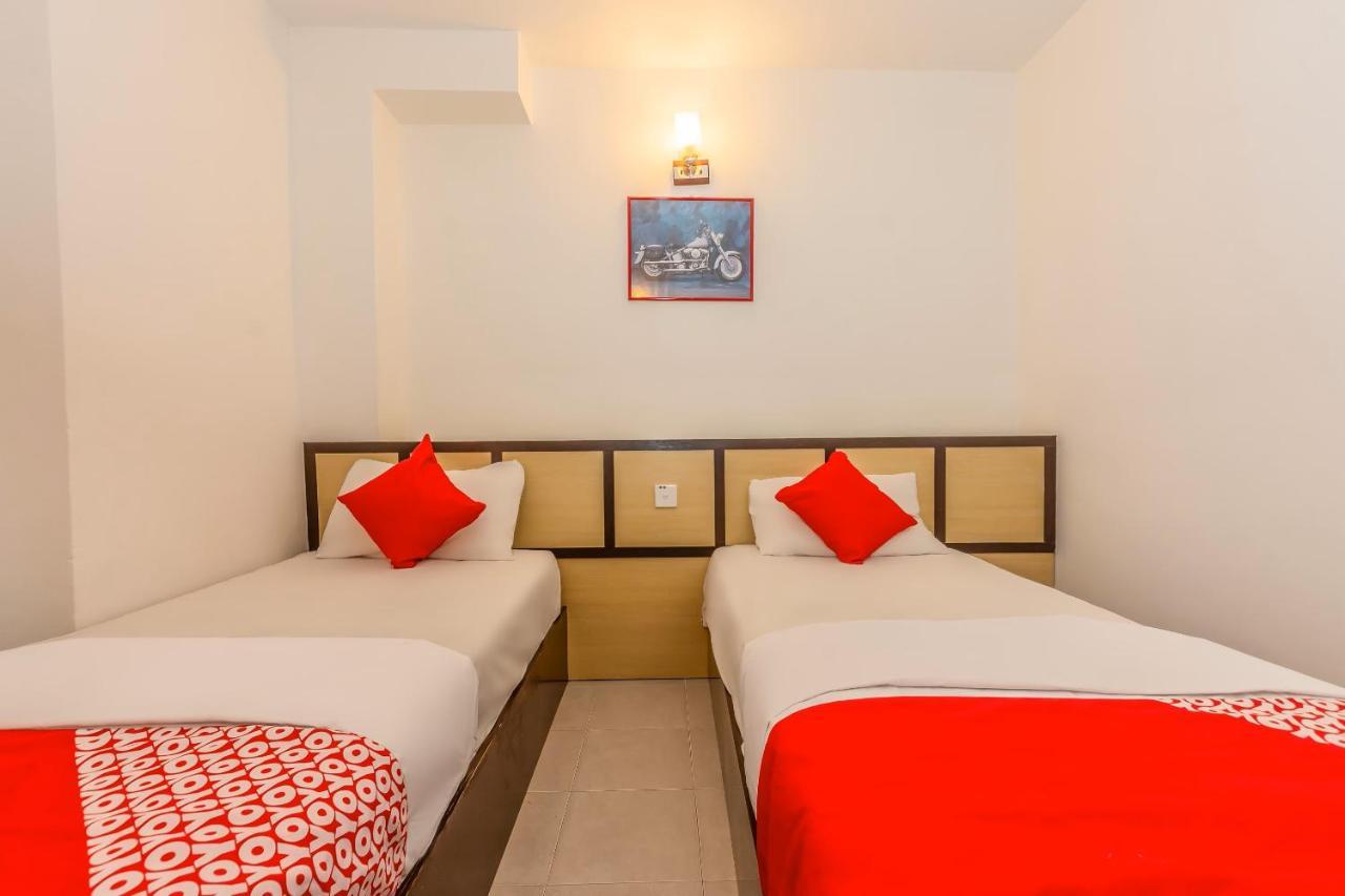 Hash House Hotel 3*
